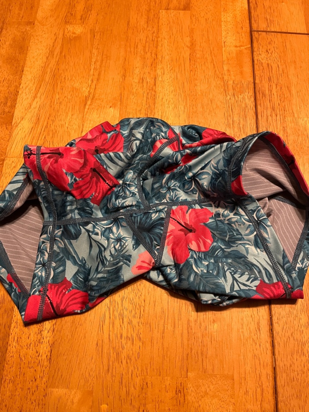 High-Rise Floral Bike Shorts in Teal with Red Hibiscus - Picture 5 of 5